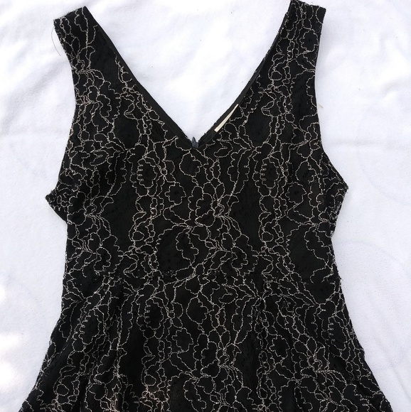 Black and white lace dress - Picture 3 of 6